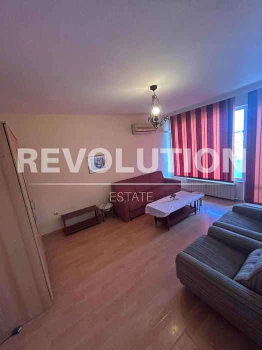 Дава се под наем Тристаен апартамент в Пловдив, Център - 65 кв.м за 475 € - Снимка #3