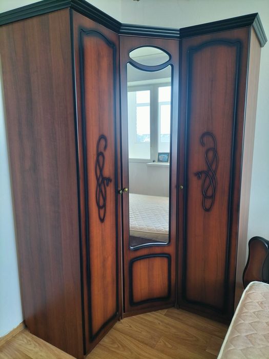 Продается спальный гарнитур