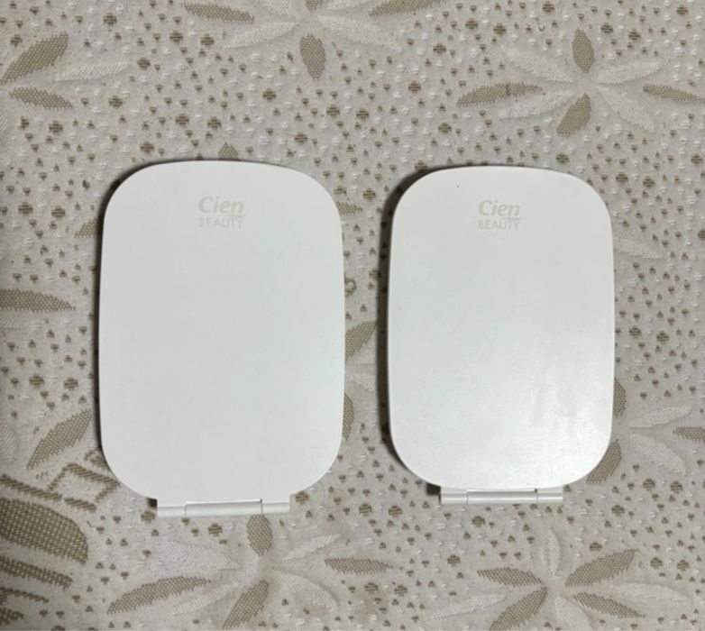2 oglinzi cosmetice cu LED portabile Cien Beauty