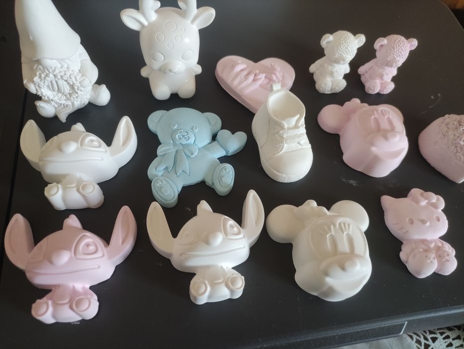 Гипсови фигурки за различни поводи