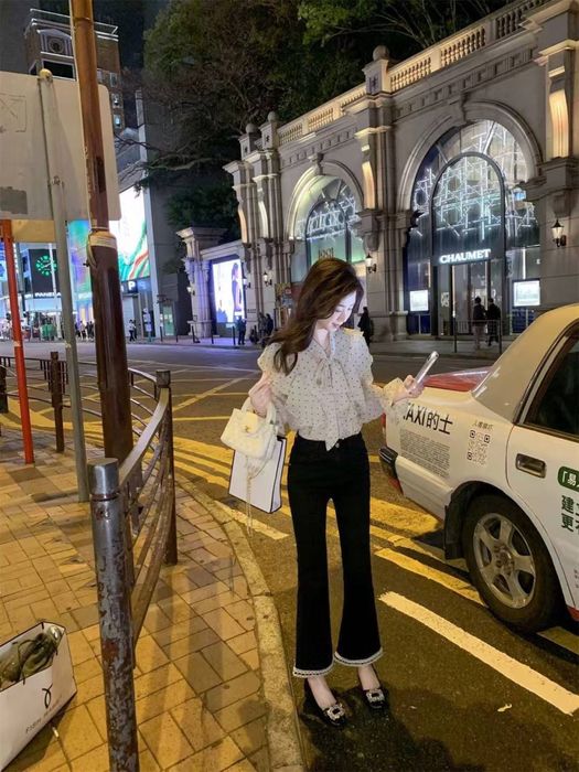 Нежные белые кофточки в горошек