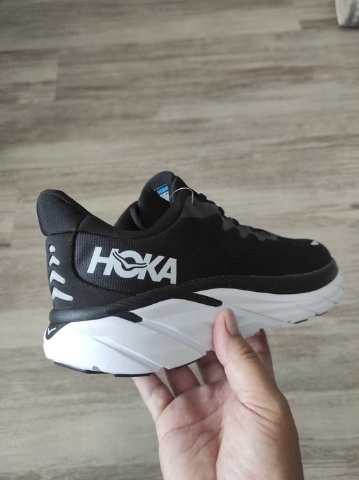 Срочно! Недорого Продам новые кроссовки "НОКА"42-раз.