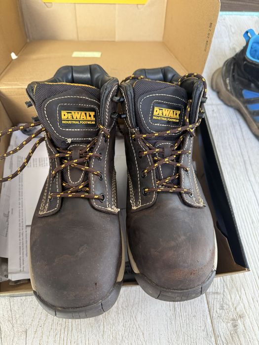 Работни обувки Dewalt Англия
