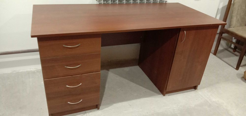 Продам офисный стол