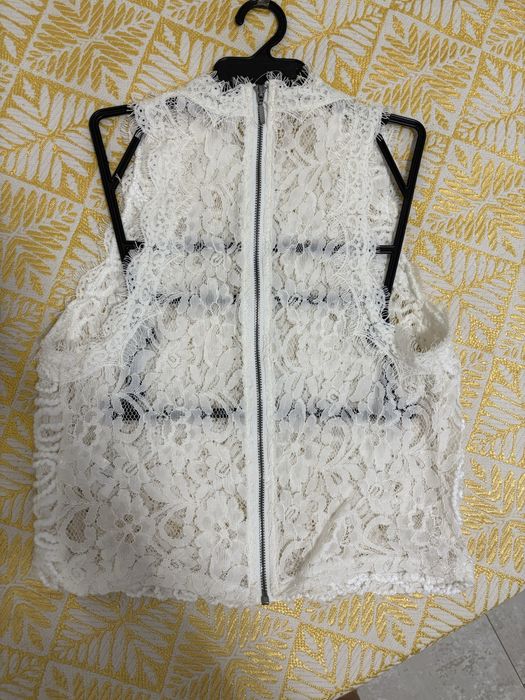 Дантелен топ zara