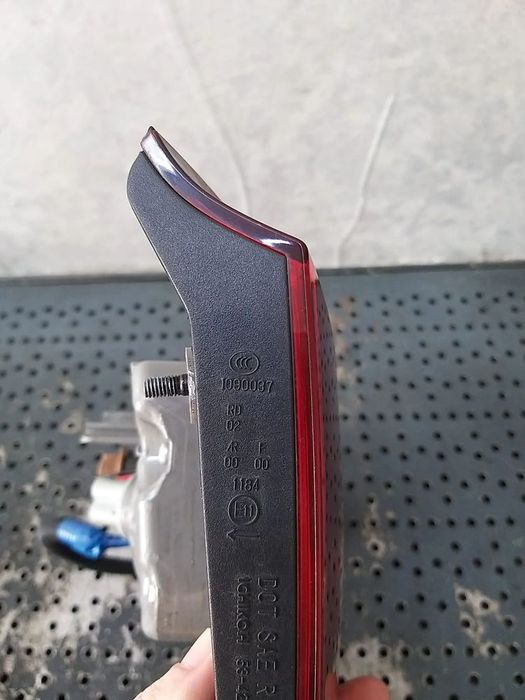 Stop tripla lampa stanga haion lexus is xe20 1090037