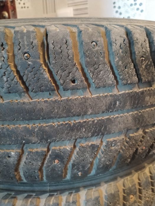 Продам шины в комплекте