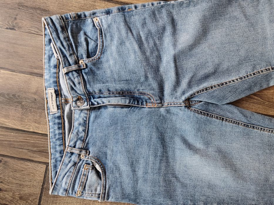 Продавам дамски дънки