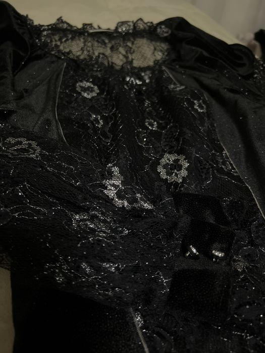 Блузка блестящая