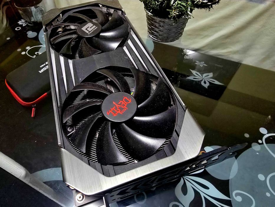 AMD Radeon RX 6650 XT