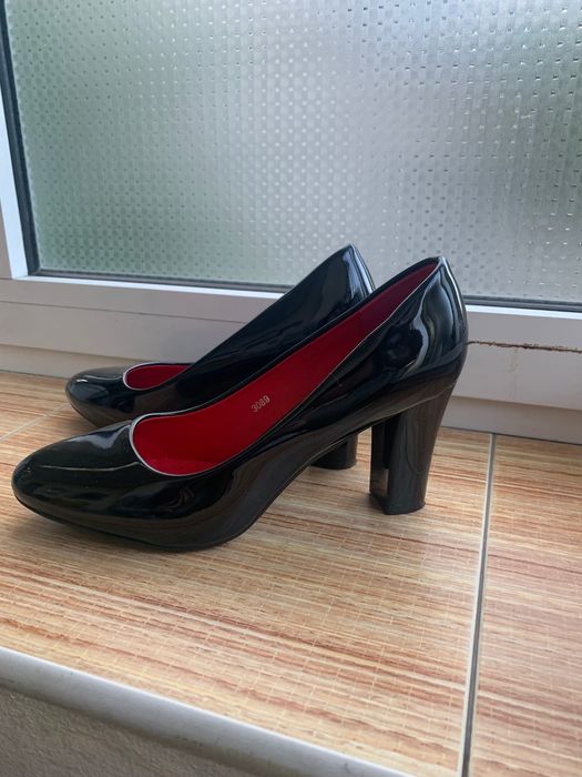 Дамски черни обувки