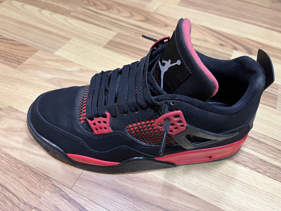 Jordan 4 red thunder