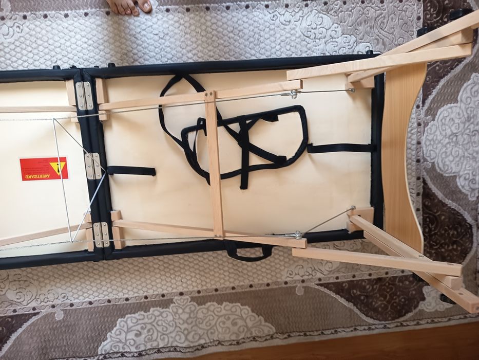 Vând masa pentru masaj, stare foarte bună