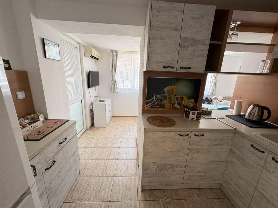 Дава се под наем Тристаен апартамент в к.к. Слънчев ден - 58 кв.м за 510 € - Снимка #1