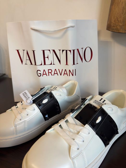 Valentino Garavani обувки 42/43 номер с кутия и торбичка