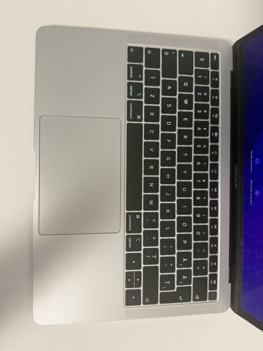 MacBook Air 13” 2019 Silver | 8GB RAM | 128GB SSD | Îngrijit | 1049 lei