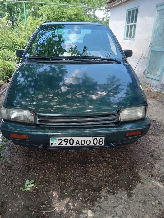 Продам автомобиль Nissan Prairie