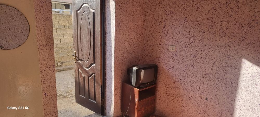 Сдам комнату в общим дворе !