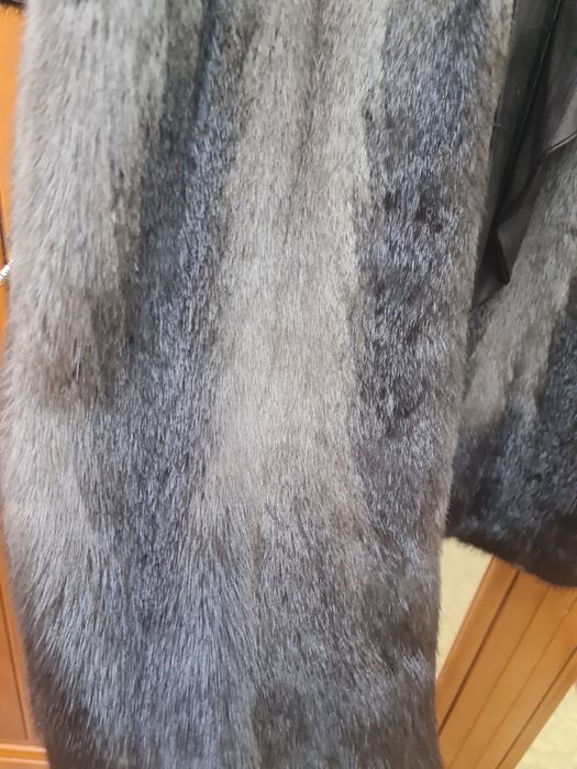 Продам шубу норковую