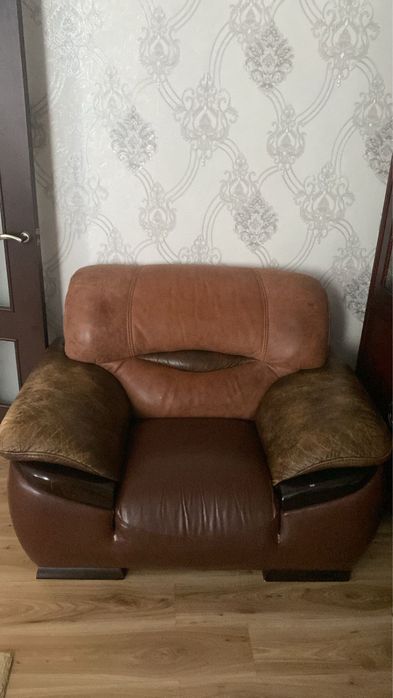 Диван кожанный 3+1+1