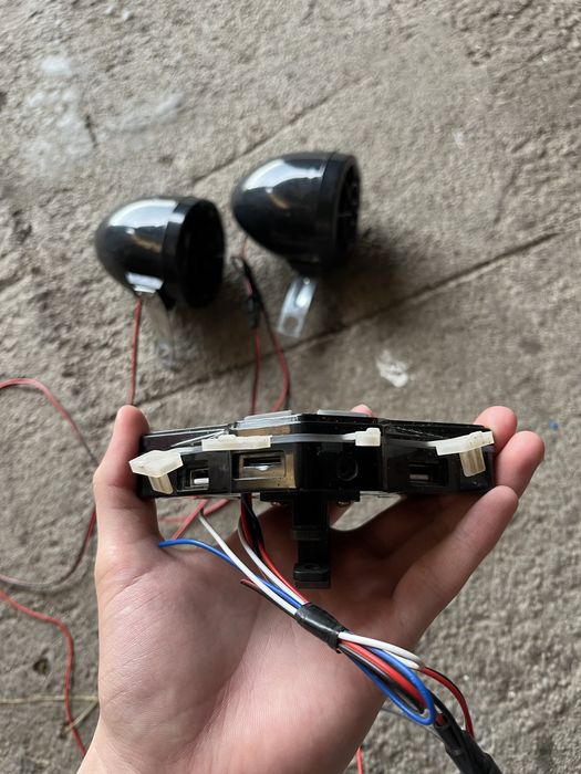 Продам Bluetooth-колонку для мотоцикла с усилителем