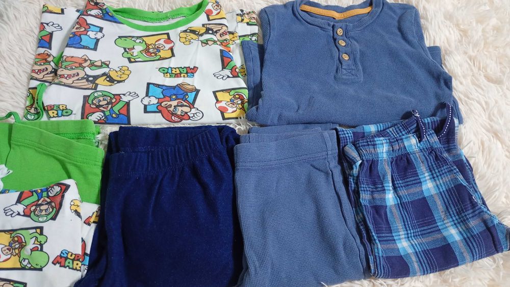 Пижами  2 бр и долнища 3 бр 4-6 г