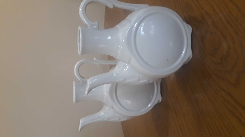 Каничкa български порцелан