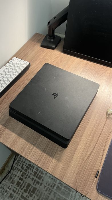 Sony PlayStation 4