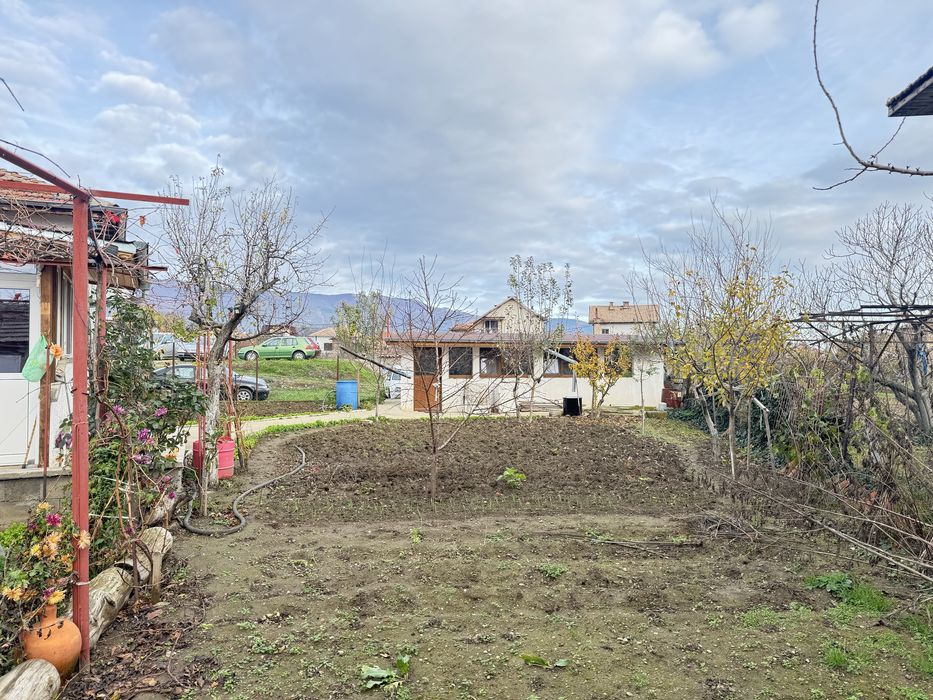 Продава къща в с. Шейново, общ. Казанлък