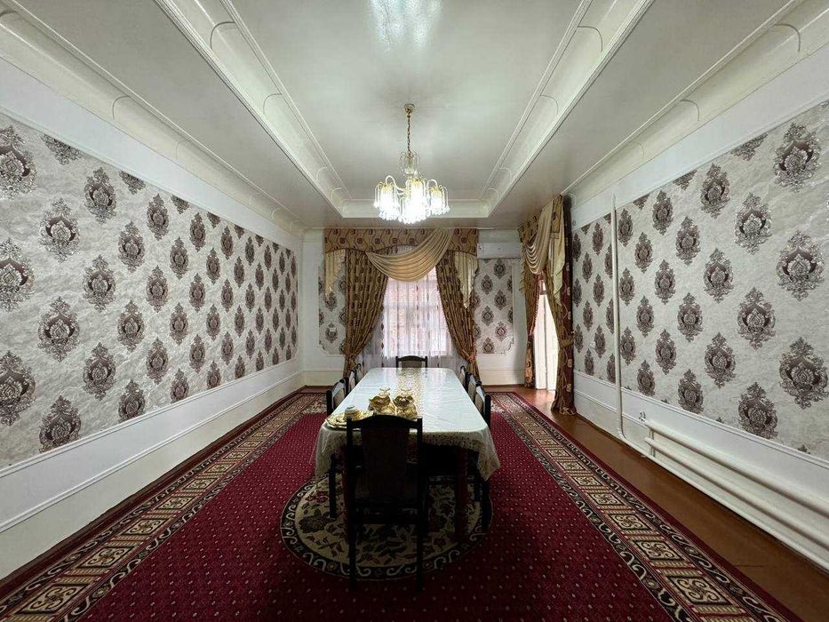 Tayyor 6 sotiqli hovli sotiladi.