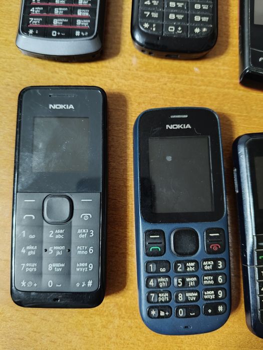 Сотовые телефоны, 8 шт