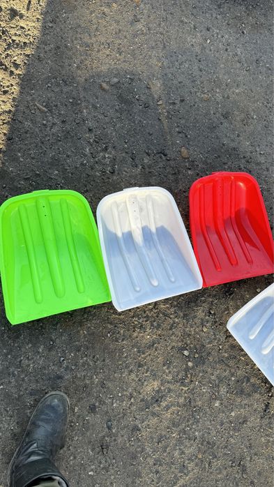 Продам лопаты снегоуборочные