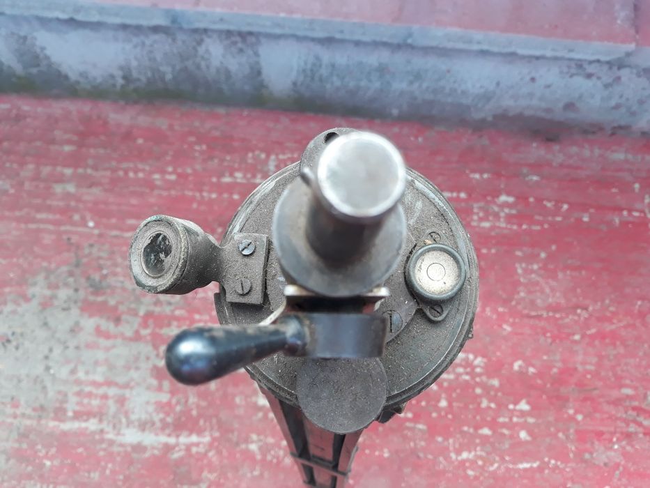 Trepied vechi  militar , marca IOR