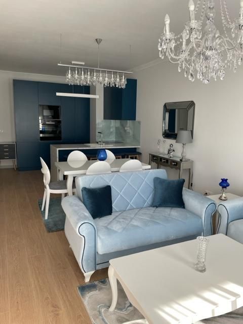 Дава се под наем Тристаен апартамент в София, Хладилника - 150 кв.м за 1300 € - Снимка #3