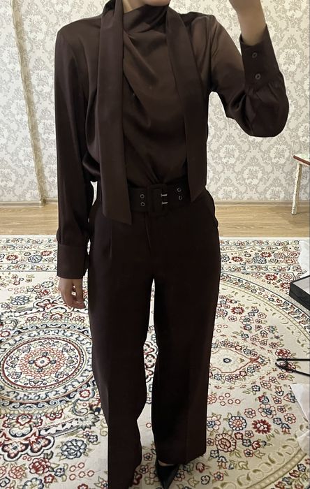 Продается женские брюки и блузка