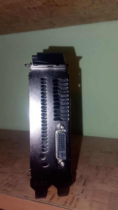 Видеокарта RX 570 8 ГБ