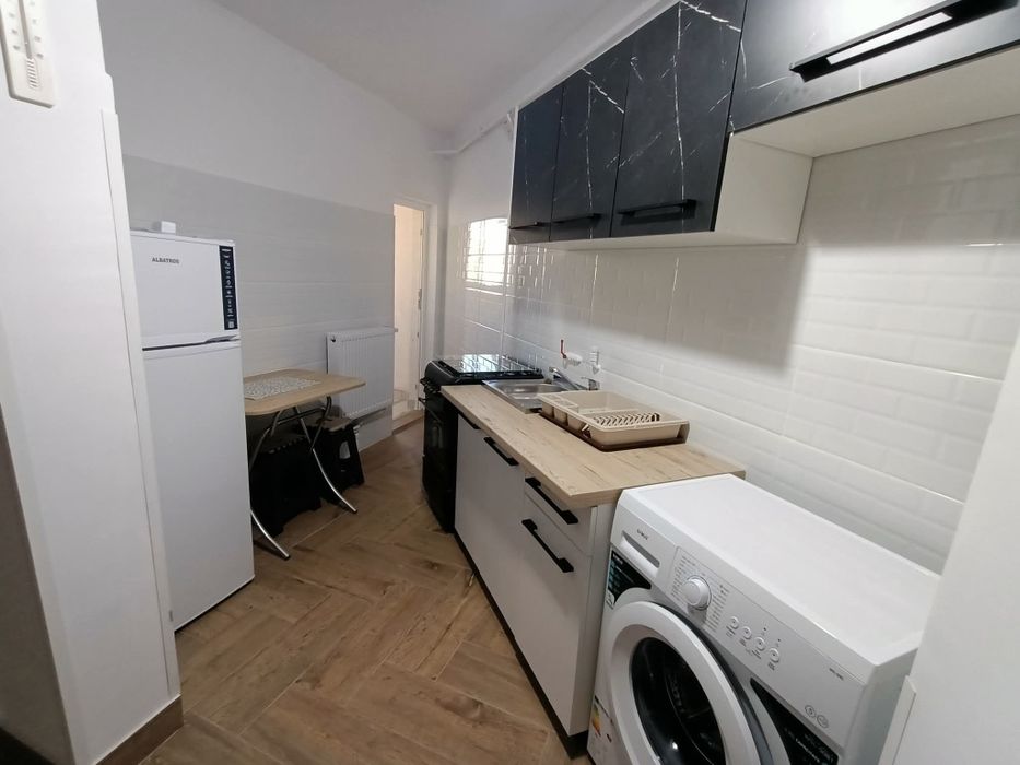 Garsonieră de închiriat, zona Piața Moldovei