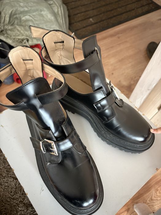 Продам осенние ботинки