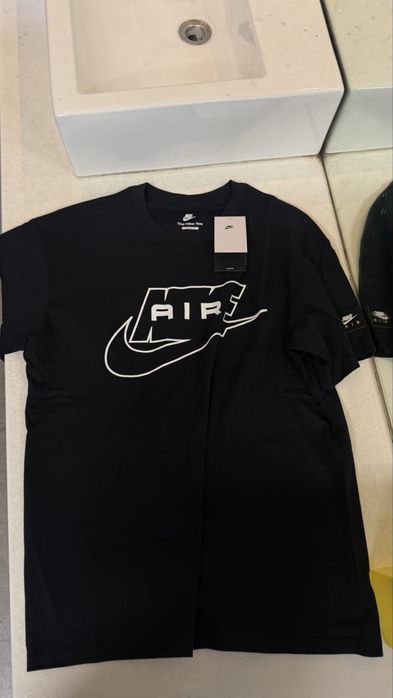 Nike оригинални тениски 2 броя за 75€