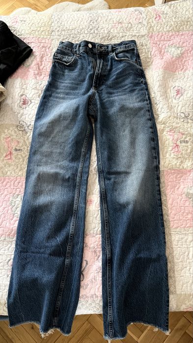 Дънки от Zara.