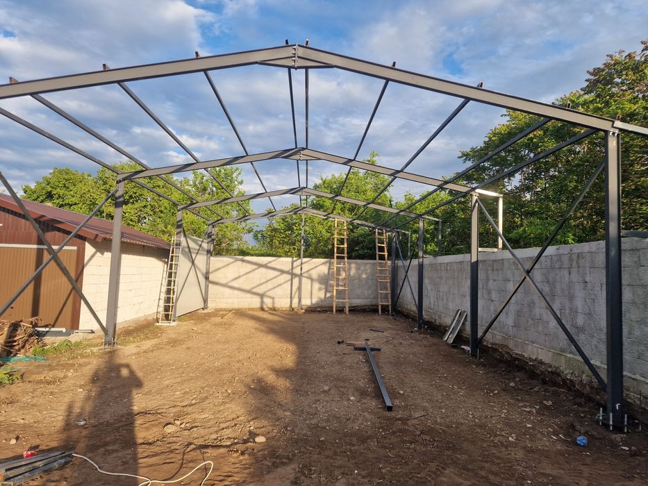 Vindem hale metalice mărimi diferite