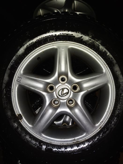 Диски  с шинами на Lexus rx 300 .