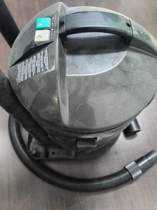 Прахосмукачка Делонги