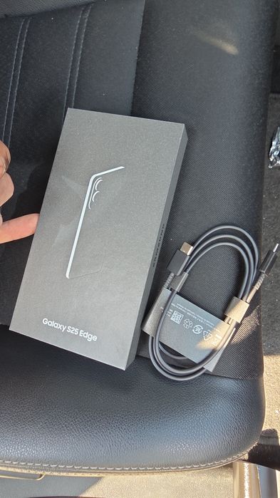 Samsung s25 Edge 256 GB Full-Box + husa magnetică