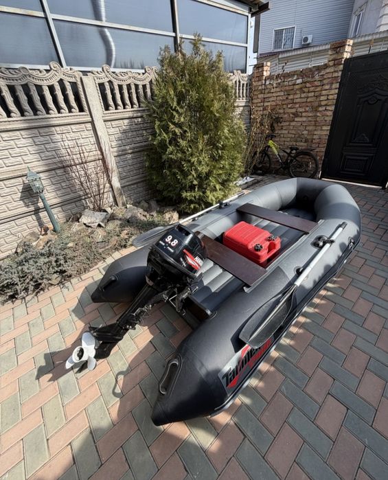 Лодка надувная 9,9 сил