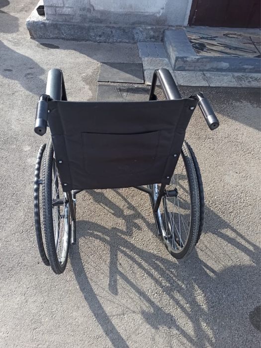 Инвалидная коляска в отличном состоянии