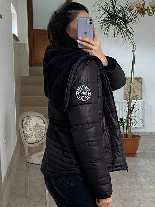 Geaca Supply & Demand neagra de fas pentru femei cu gluga ajustabila