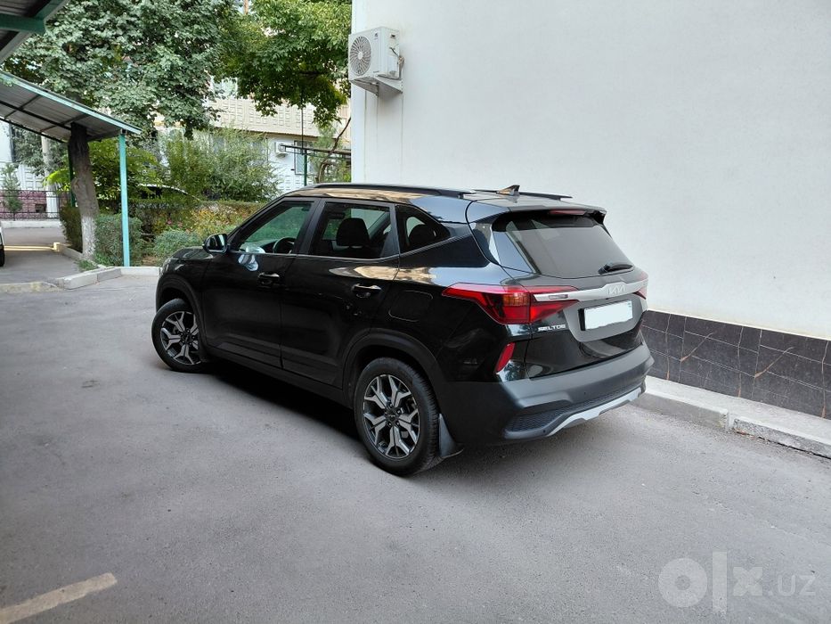 KIA Seltos 2022 черный в Отличном состоянии