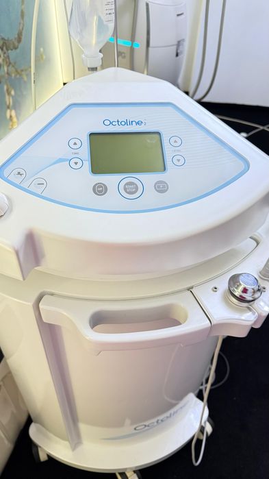 Vând aparate pt tratamente corporale .