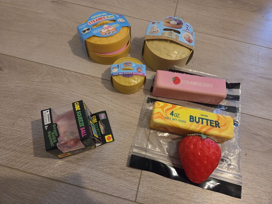 Dumpling Butter Squishy Nido Cube Strawberry